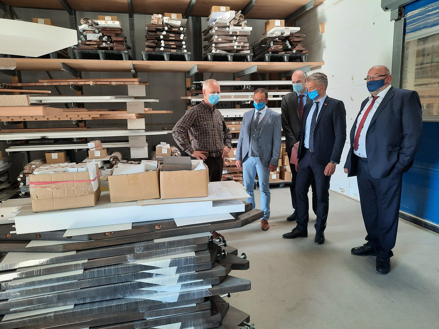 Die Spitzen aus Wirtschaftsministerium und Handwerkskammer Schwerin unterwegs im Kammerbezirk.