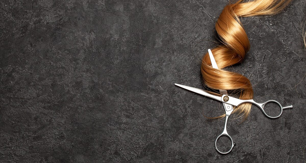 The hairdresser. Scissors and curl of hair on a black background. Schlagwort(e): hairdresser, beauty, salon, barber, scissor, hair, fashion, professional, haircut, style, equipment, cut, hairstyle, hairdressing, stylist, black, tool, modern, cutting, styling, object, haircutting, brown, care
