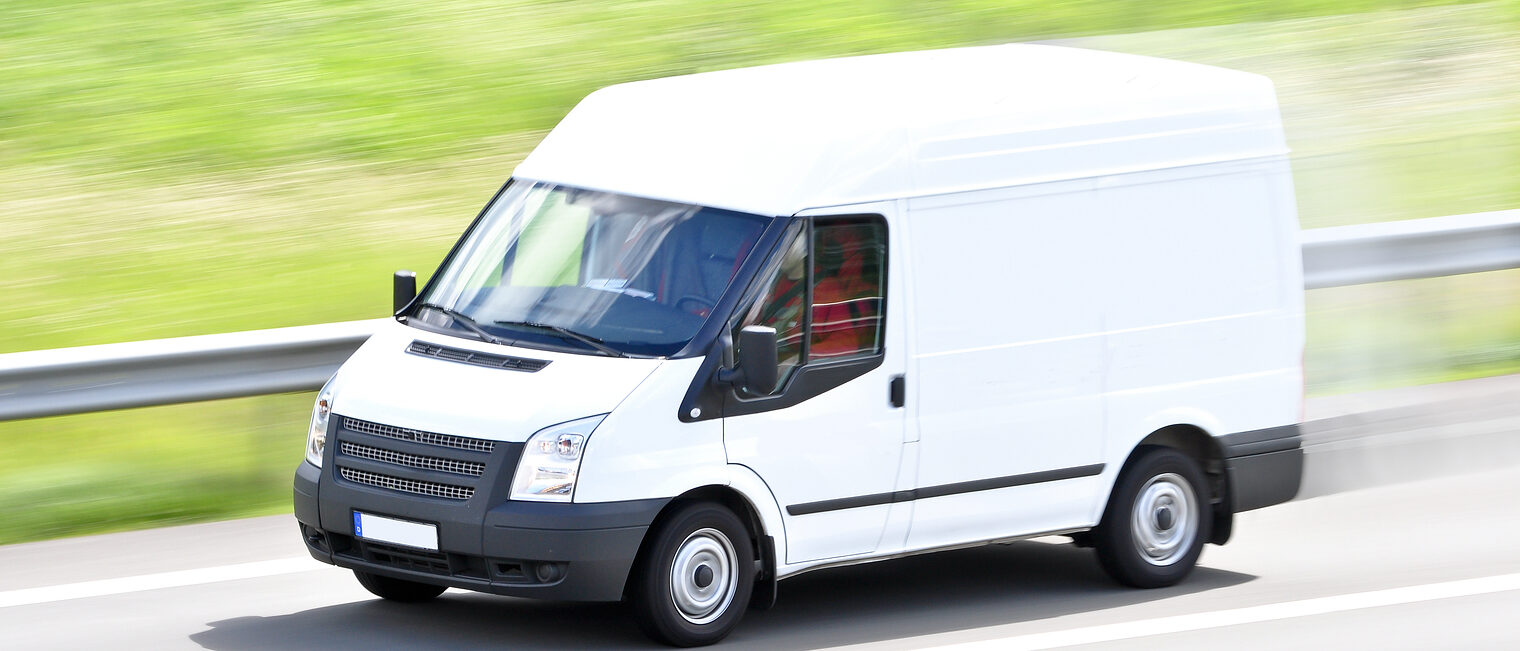 express, service, expresslieferung, kurier, lieferdienst, lieferservice, packetdienst, straße, tempo, transporter, versandservice, speed, geschwindigkeit, ausliefern, autobahn, bewegungsunschärfe, blau, dynamik, dynamisch, eillieferung, eilsendung, fahrdienst, fahrt, firmenfahrzeug, firmenwagen, handwerk, handwerker, kleinbetrieb, kleinlaster, kleintransport, kleintransporter, kundenbetreuung, kundenservice, lastwagen, lieferant, lieferfahrzeug, liefern, lieferung, lieferwagen, lkw, nutzfahrzeug, transport, transportdienst, transportservice, versand, warenlieferung, weiß, schnell, rasen, pkw