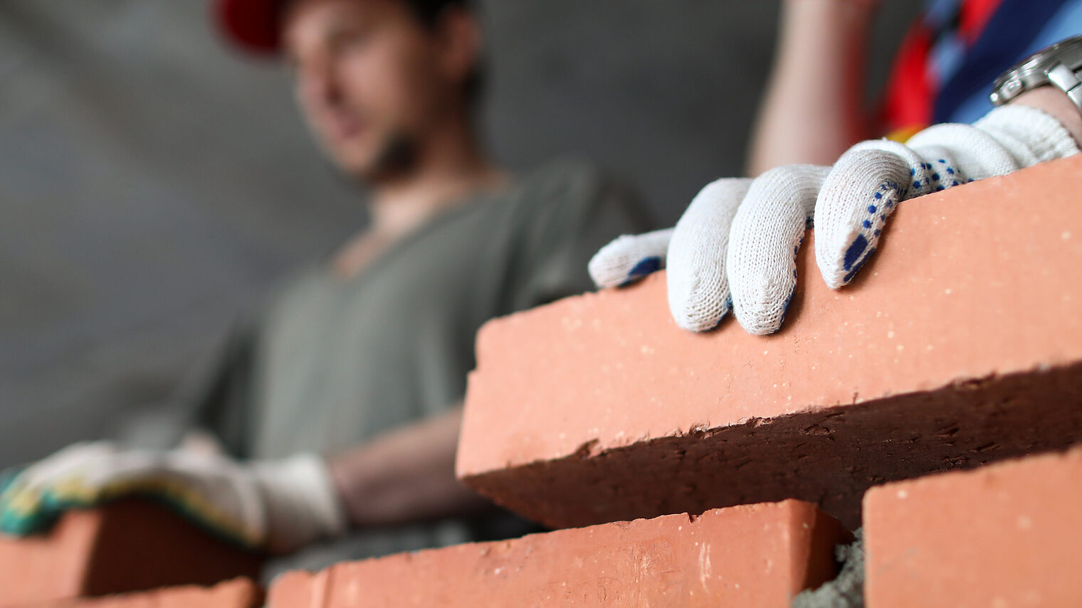 Builders make wall brick and cement, technology. Builders use cement mixtures that bricks bind together. Cement is used as kind glue located inside each seam. Men build brick wall Schlagwort(e): masonry, stonework, cement, block, industrial, builder, development, construction, worker, renovation, uniform, protective, building, repairman, workman, service, profession, labor, contractor, yellow, technology, protection, craftsman, structure, men, wear, interior, expert, hard, safety, architecture, repair, wall, material, brick, space, grungy, stonewall, horizontal, brickwork, rough, rectangle, square, built, surface, solid, glue, located, seam, build, masonry, stonework, cement, block, industrial, builder, development, construction, worker, renovation, uniform, protective, building, repairman, workman, service, profession, labor, contractor, yellow, technology, protection, craftsman, structure, men, wear, interior, expert, hard, safety, architecture, repair, wall, material, brick, space, grungy, stonewall, horizontal, brickwork, rough, rectangle, square, built, surface, solid, glue, located, seam, build