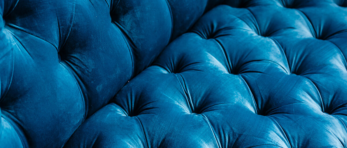 Velvet couch background texture with sunken buttons Schlagwort(e): vintage, background, texture, flower, pattern, retro, blue, sofa, luxurious, soft, fabric, decorate, expensive, decor, floor, cushioned, fur, furniture, grand, high, couch, luxury, magnificent, material, closeup, pleats, price, purple, close, seat, shadow, single, beauty, beautiful, softness, textile, backgrounds, textured, up, upholstery, velvet, vignette, backdrop, violet, vintage, background, texture, flower, pattern, retro, blue, sofa, luxurious, soft, fabric, decorate, expensive, decor, floor, cushioned, fur, furniture, grand, high, couch, luxury, magnificent, material, closeup, pleats, price, purple, close, seat, shadow, single, beauty, beautiful, softness, textile, backgrounds, textured, up, upholstery, velvet, vignette, backdrop, violet