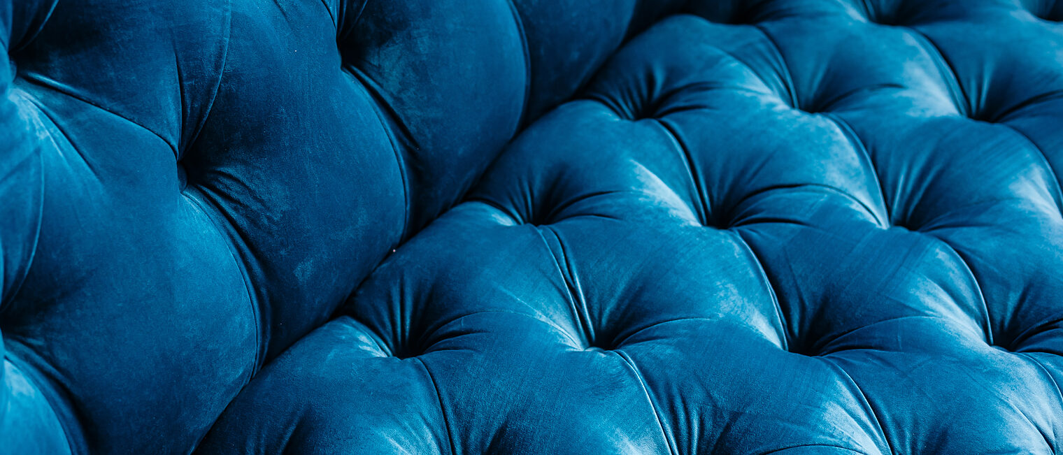 Velvet couch background texture with sunken buttons Schlagwort(e): vintage, background, texture, flower, pattern, retro, blue, sofa, luxurious, soft, fabric, decorate, expensive, decor, floor, cushioned, fur, furniture, grand, high, couch, luxury, magnificent, material, closeup, pleats, price, purple, close, seat, shadow, single, beauty, beautiful, softness, textile, backgrounds, textured, up, upholstery, velvet, vignette, backdrop, violet, vintage, background, texture, flower, pattern, retro, blue, sofa, luxurious, soft, fabric, decorate, expensive, decor, floor, cushioned, fur, furniture, grand, high, couch, luxury, magnificent, material, closeup, pleats, price, purple, close, seat, shadow, single, beauty, beautiful, softness, textile, backgrounds, textured, up, upholstery, velvet, vignette, backdrop, violet