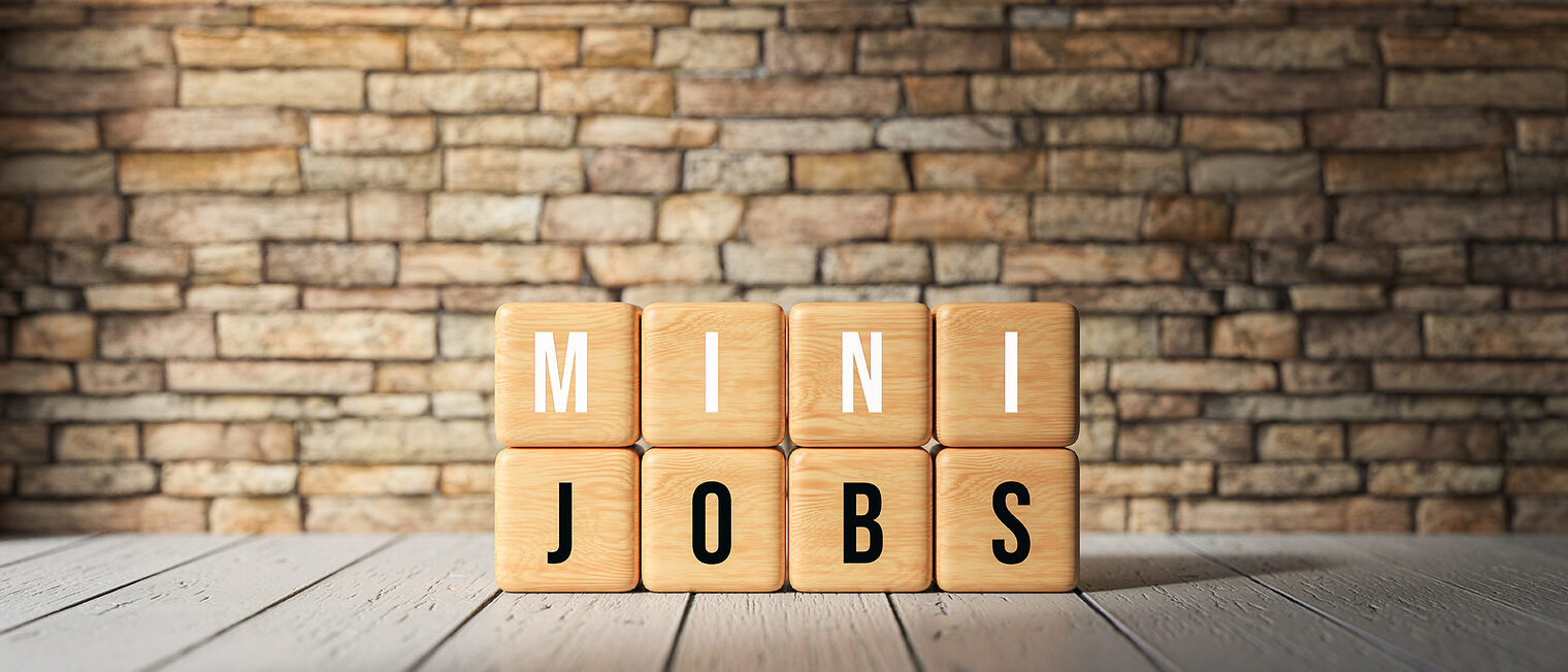 mini, mini-job, work, side job, payment, employer, web banner, occupation, money, working, precarious, employee, cork, minimum wage, financial, temporary work, workplace, pay, salary, employment, job, dice, wage, staff, architecture, house, brick, brickwall, brickwork, interior, home, job market, low pay, poor, mediator, wood, wooden, board, texture, debt, credit, old, letters, text, phrase, letter, brown, note