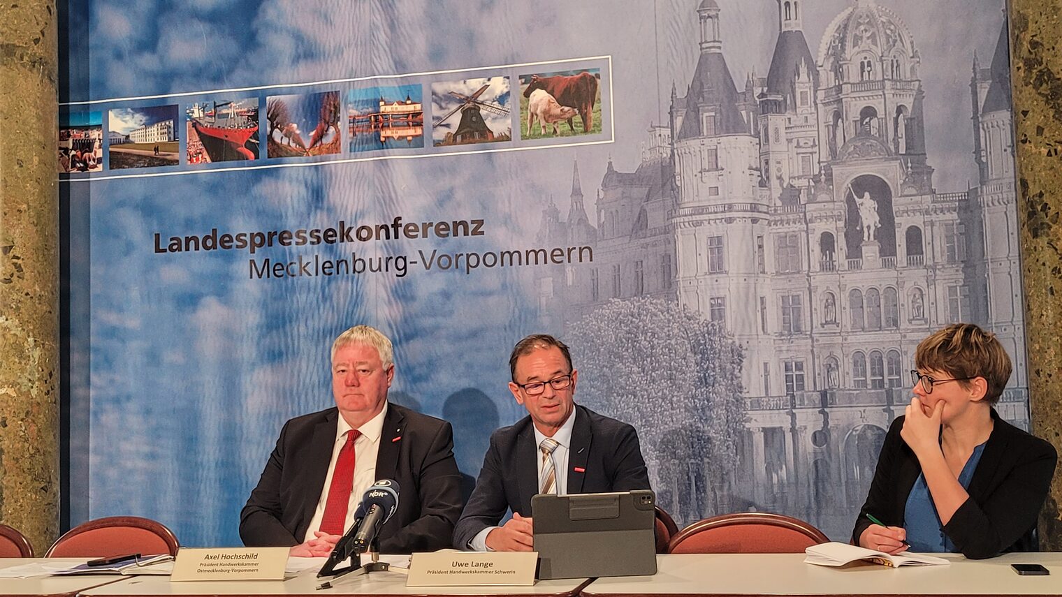 Axel Hochschild (Präsident der HWK OMV), Uwe Lange (Präsident der HWK Schwerin) und LPK-Vorstandsmitglied Jette Studier.