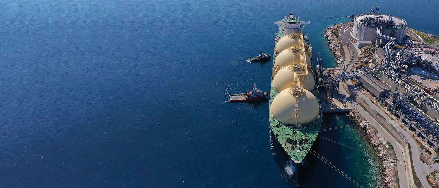 default Schlagwort(e): gas, lng tanker, aerial, lng terminal, business, butane, cargo, carrier, clean, commerce, commercial, container, containment, copy space, crude, cryogenic, drone, energy, environment, flammable, freight, fuel, global, harbour, industry, international, liquefied, liquid, lng, maritime, merchant, methane, natural, navigation, ocean, panoramic, power, propane, sea, ship, shipping, tank, tanker, technology, transport, transportation, ultra wide