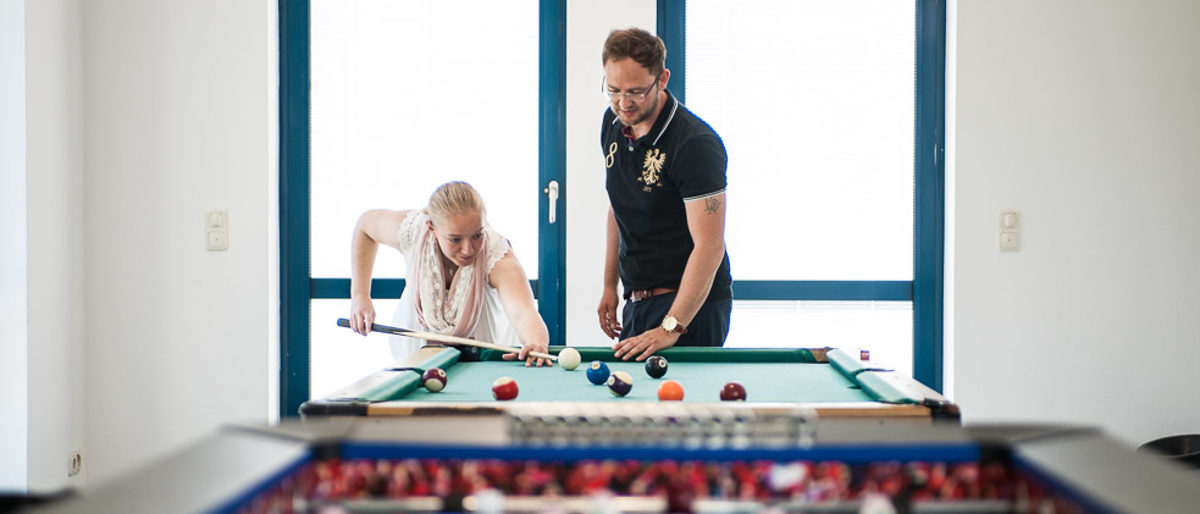 Tischkicker und Billard Freizeitmöglichkeiten im BTZ-Wohnheim