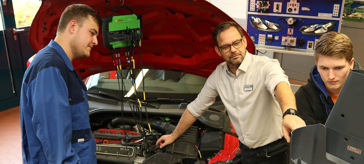 Meisterausbildung zum Kraftfahrzeug-Technikermeister