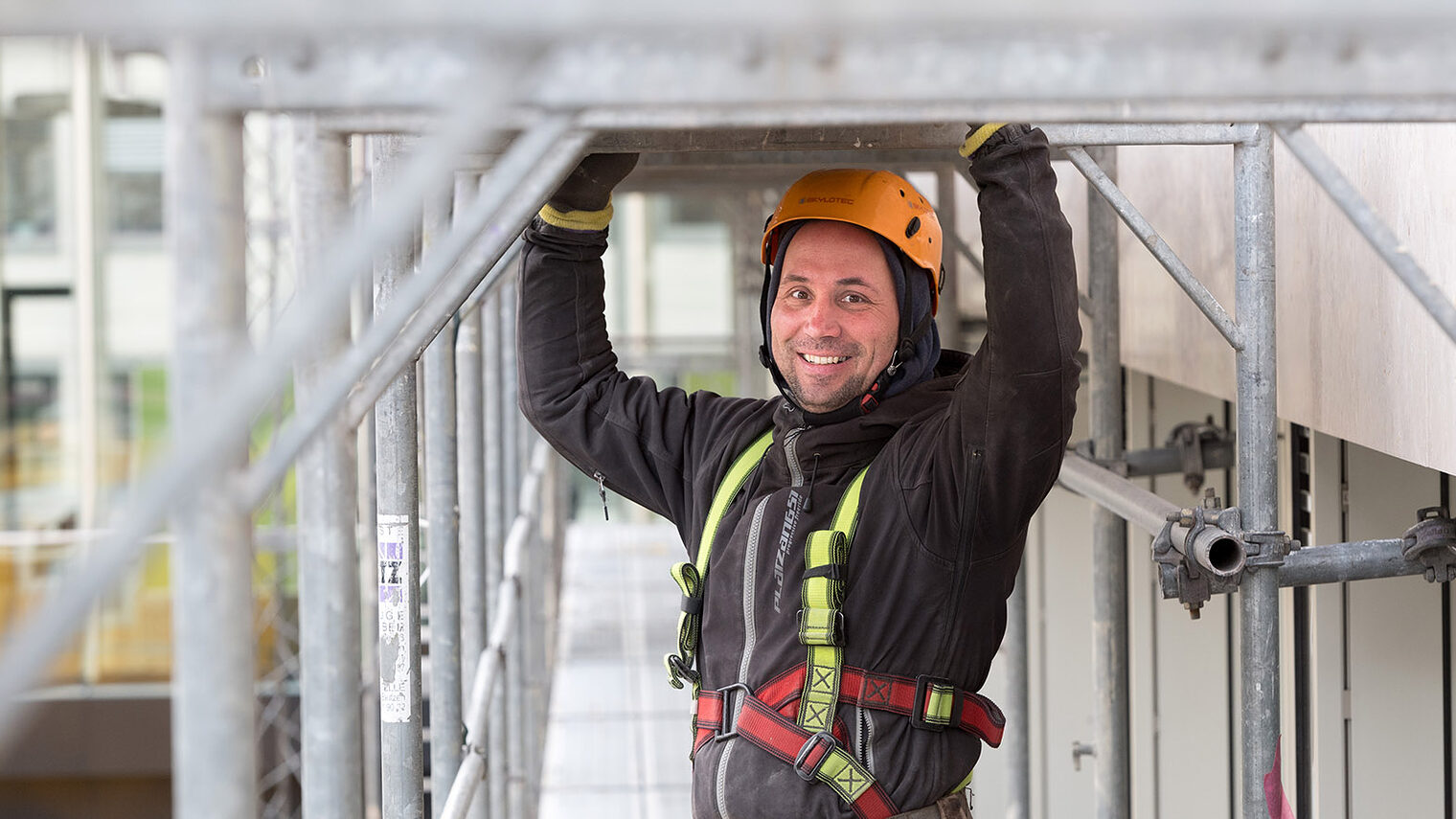 Das Berufsbild des Geruestbauers. Schlagwort(e): Arbeit, Soziales, 9000000, labour, Lavoro, mano de obra, Social, Arbeitnehmer, 9016000, empleados, employee, Lavoratore, Personnel, Gerüstbauer, Geruestbauer, Handwerker, Handwerk