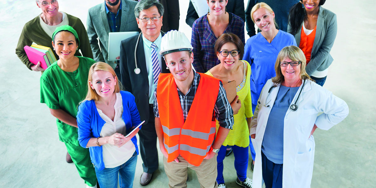 Unterschiedliche Menschen mit unterschiedlichen Jobs Unterschiedliche Menschen mit unterschiedlichen Jobs Schlagwort(e): erwachsen, afrikanisch, asiatin, hintergrund, business, geschaeftsleute, geschaeftsfrauen, gluecklich, kummet, dorf, verschieden, divers, diversity, arzt, ingenieur, ethnisch, ethnicity, sachkenntnis, expressing, full-length, global, gruppe, gluecksgefuehl, international, freisteller, jobs, manual, mature, maenner, multi-ethnic, beruf, occupations, menschen, positivity, professionell, vorgesetzt, laecheln, stehend, student, chirurg, zweisamkeit, einigkeit, variation, verschiedenartig, weiss, frauen, arbeiter, arbeiter, jung