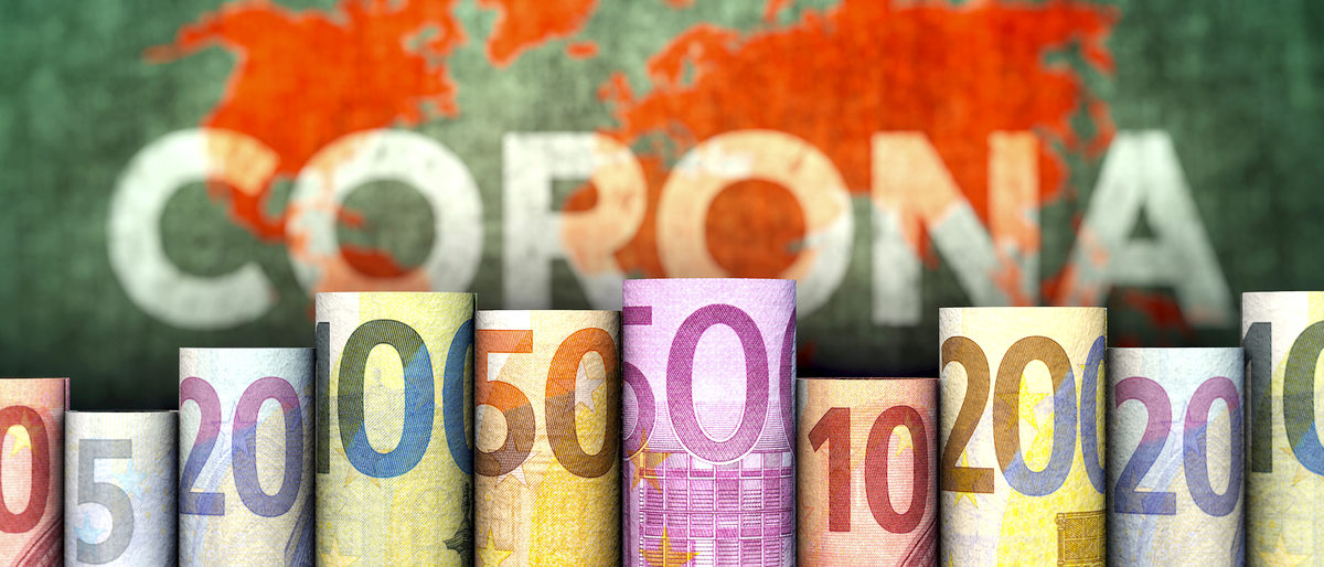 Corona, Coronavirus, Kosten, Covid 19, Geld, Virus, Wirtschaft, Euro, Folgekosten, Rezession, Gelder, Epidemie, Krise, Finanzkrise, Geldscheine, Euroscheine, Krankenkassen, Ausgaben, global, Korona, Schulden, Finanzen, finanzielle, Hilfe, Erde, Corona-Virus, Hilfen, Haushalt, Unternehmen, Wirtschaftskrise, Welt, Bund, weltweit, Europa, Mehrausgaben, Weltwirtschaft, Gefahr, Covid-19, News, Wort, Risiko, Problem, Covid, Illustration, 2020, Krankheit, Prävention, Medizin, Konzept, Text, Hintergrund, illustriert Schlagwort(e): Corona, Coronavirus, Kosten, Covid 19, Geld, Virus, Wirtschaft, Euro, Folgekosten, Rezession, Gelder, Epidemie, Krise, Finanzkrise, Geldscheine, Euroscheine, Krankenkassen, Ausgaben, global, Korona, Schulden, Finanzen, finanzielle, Hilfe, Erde, Corona-Virus, Hilfen, Haushalt, Unternehmen, Wirtschaftskrise, Welt, Bund, weltweit, Europa, Mehrausgaben, Weltwirtschaft, Gefahr, Covid-19, News, Wort, Risiko, Problem, Covid, Illustration, 2020, Krankheit, Prävention, Medizin, Konzept, Text, Hintergrund, illustriert