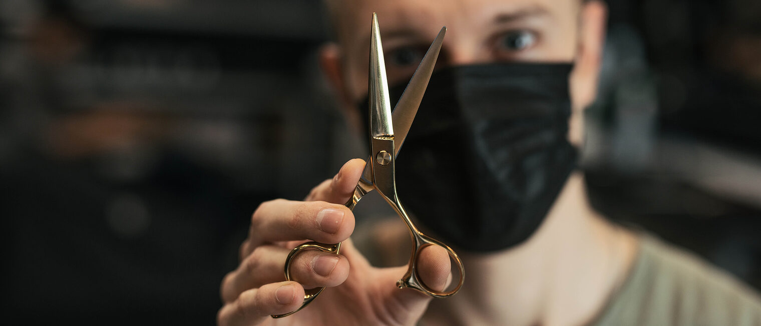 Hairdresser wear mask and hold scissors near his face. - Image Schlagwort(e): barber, hair, man, scissors, beard, hairdresser, face, long, moustache, young, male, handsome, scissor, model, bearded, hairstyle, background, holding, woman, studio, guy, fashion, stylish, cut, beautiful, salon, hands, hairdressers, men, brunette, beauty, hairdresse, sharp, closeup, person, grey, hipster, attractive, fashionable, emotional, facial, white, brutal, shear, black, mask, protect, retro, barber, hair, man, scissors, beard, hairdresser, face, long, moustache, young, male, handsome, scissor, model, bearded, hairstyle, background, holding, woman, studio, guy, fashion, stylish, cut, beautiful, salon, hands, hairdressers, men, brunette, beauty, hairdresse, sharp, closeup, person, grey, hipster, attractive, fashionable, emotional, facial, white, brutal, shear, black, mask, protect, retro